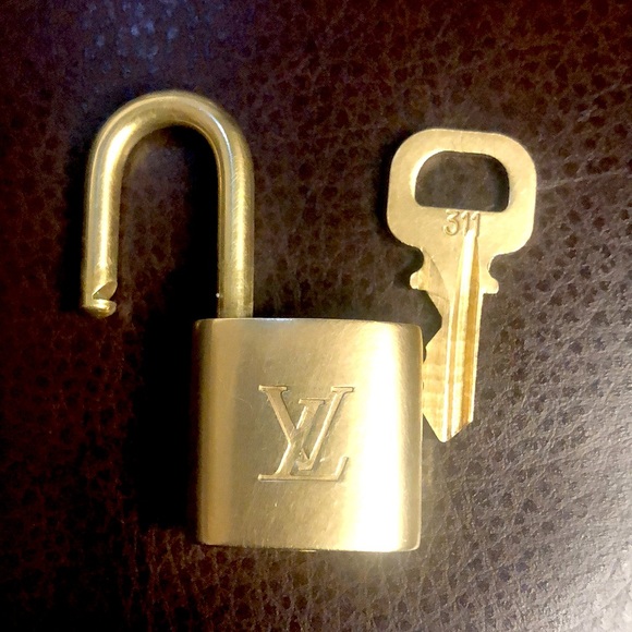 Louis Vuitton LV Gold Padlock Lock & Key 311 - Picture 7 of 13